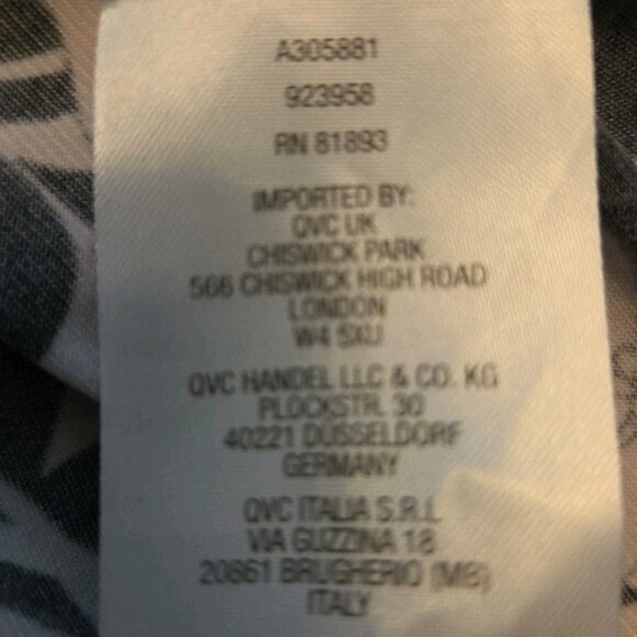 Small Susan Graver Sleeveless Tank Top Liquid Knit Black and White Floral - Picture 9 of 9